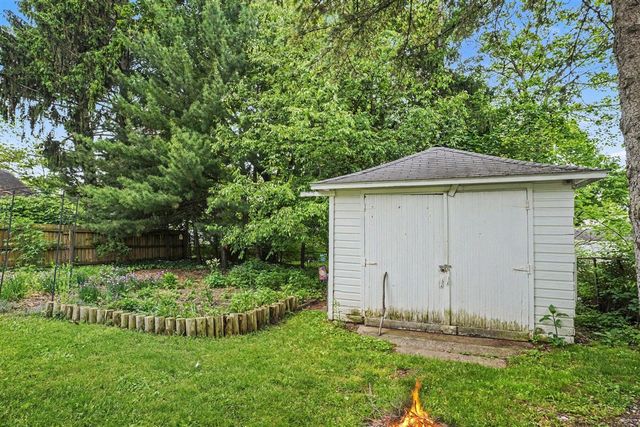 221 Nelson Avenue, Kalamazoo, MI 49006