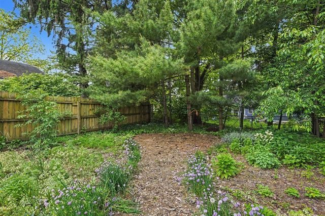 221 Nelson Avenue, Kalamazoo, MI 49006