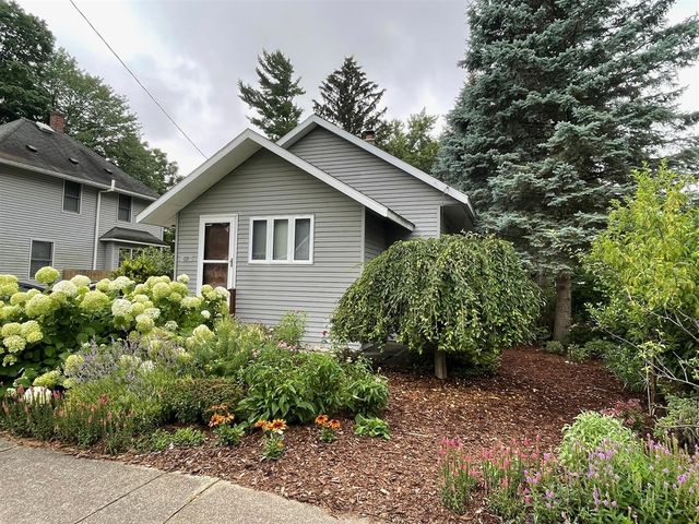 221 Nelson Avenue, Kalamazoo, MI 49006