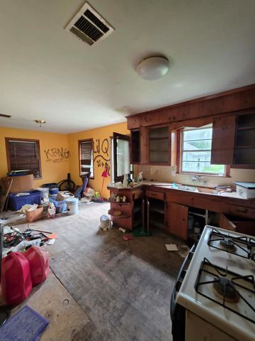 4302 Edison Street, Houston, TX 77009