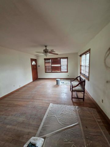 4302 Edison Street, Houston, TX 77009