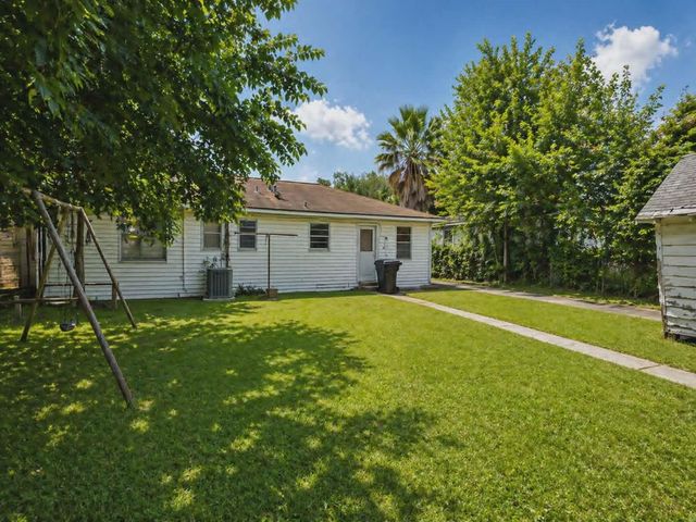 4302 Edison Street, Houston, TX 77009