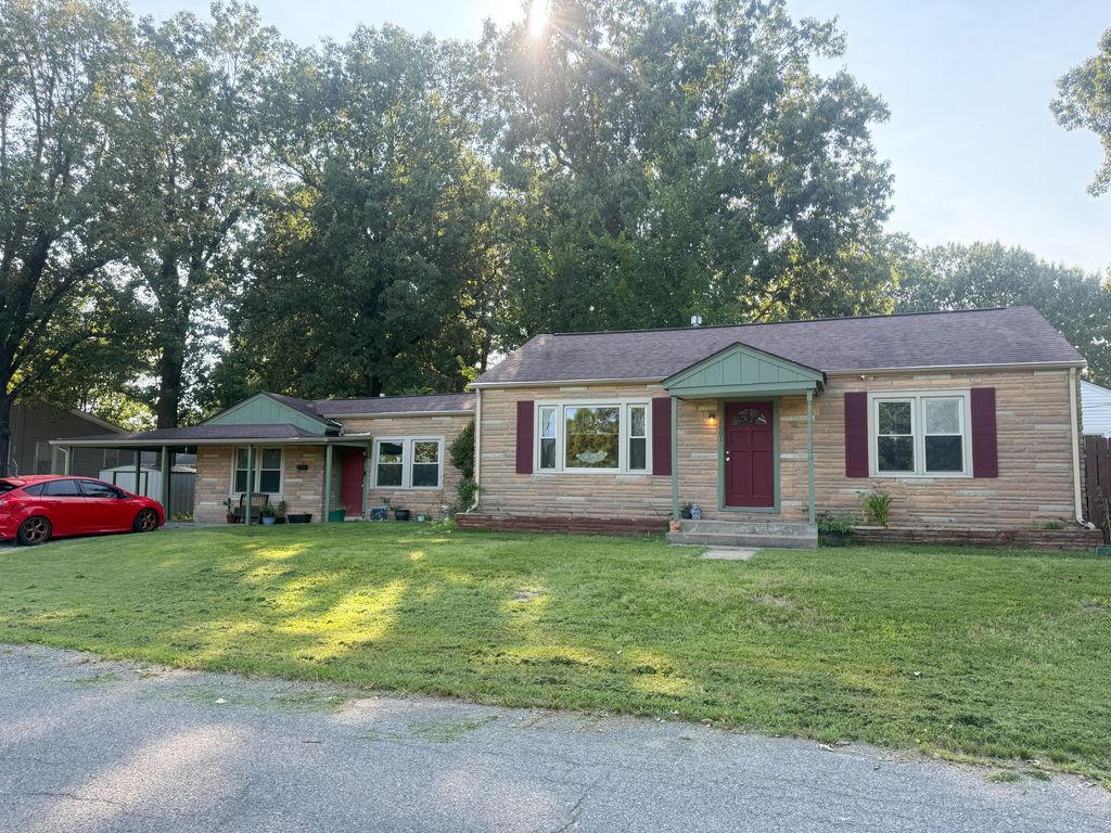 2001 B Street, Paducah, KY 42003