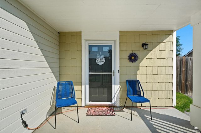 517 Brookmont Drive, Manhattan, KS 66502