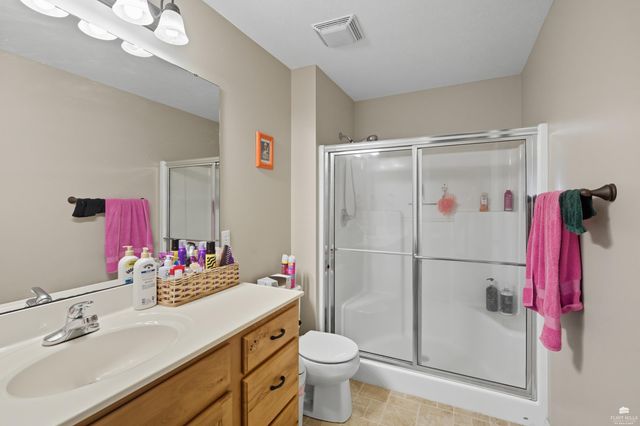 517 Brookmont Drive, Manhattan, KS 66502