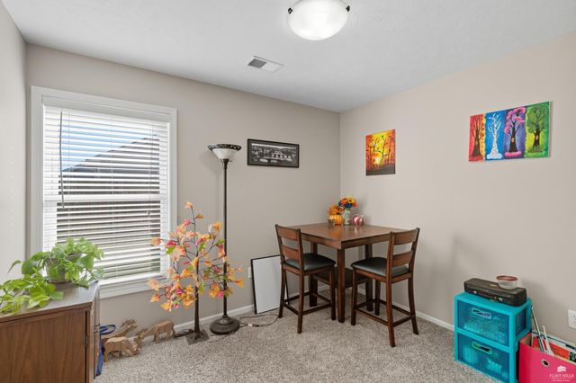 517 Brookmont Drive, Manhattan, KS 66502