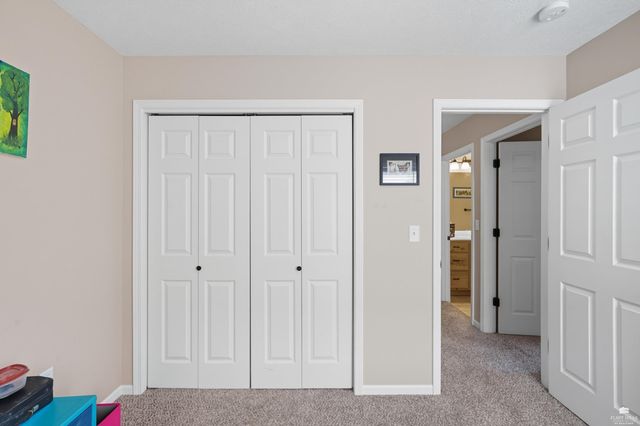 517 Brookmont Drive, Manhattan, KS 66502