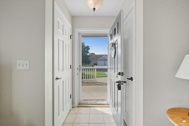 517 Brookmont Drive, Manhattan, KS 66502