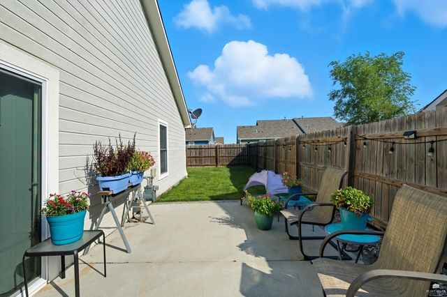 517 Brookmont Drive, Manhattan, KS 66502