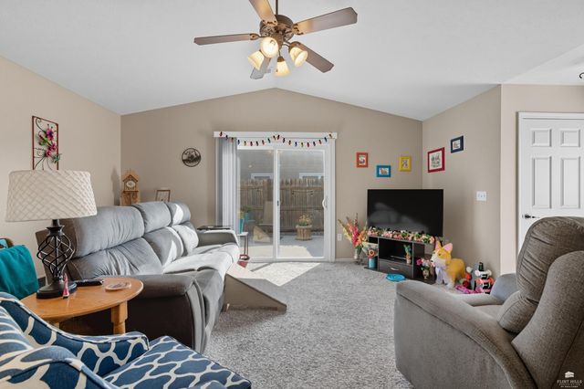 517 Brookmont Drive, Manhattan, KS 66502