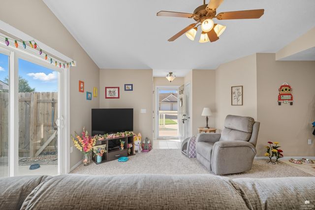 517 Brookmont Drive, Manhattan, KS 66502