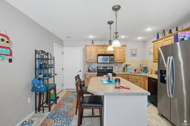 517 Brookmont Drive, Manhattan, KS 66502