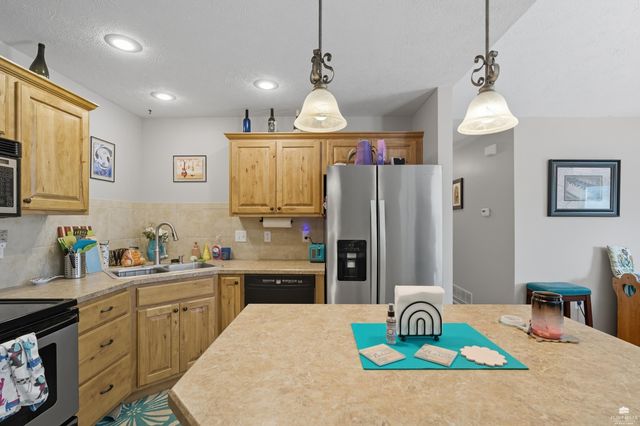 517 Brookmont Drive, Manhattan, KS 66502