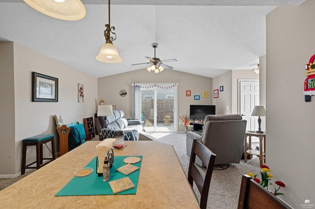 517 Brookmont Drive, Manhattan, KS 66502
