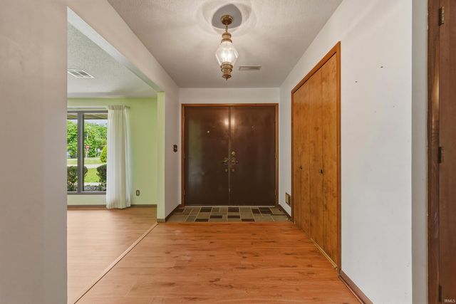 4507 W Peachtree Lane, Muncie, IN 47304