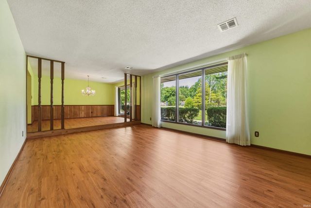4507 W Peachtree Lane, Muncie, IN 47304