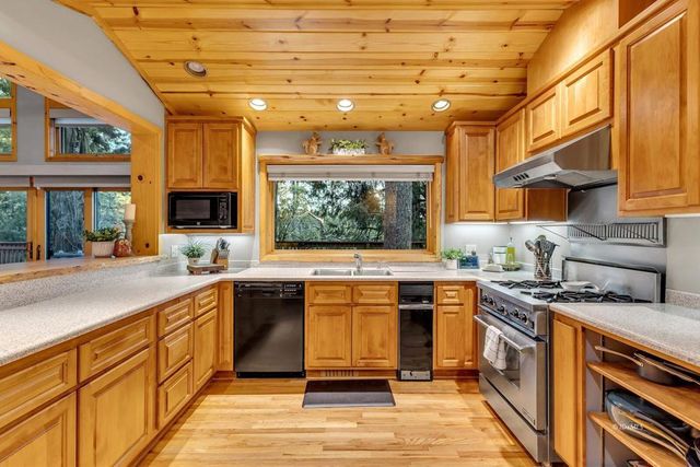 26620 Pine Avenue, Idyllwild, CA 92549