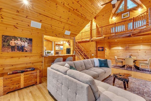 26620 Pine Avenue, Idyllwild, CA 92549