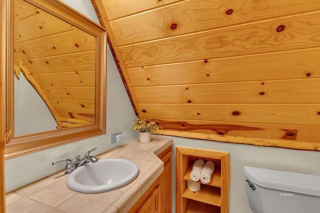 26620 Pine Avenue, Idyllwild, CA 92549