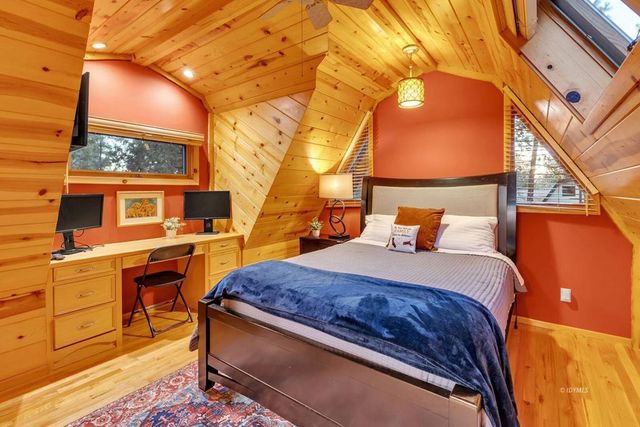 26620 Pine Avenue, Idyllwild, CA 92549