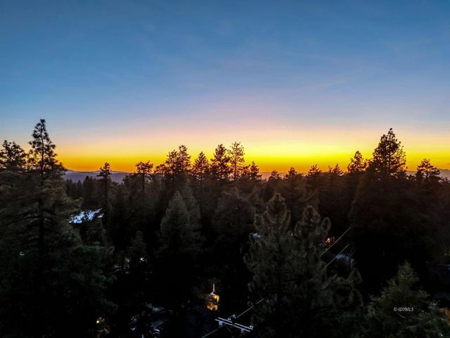 26620 Pine Avenue, Idyllwild, CA 92549