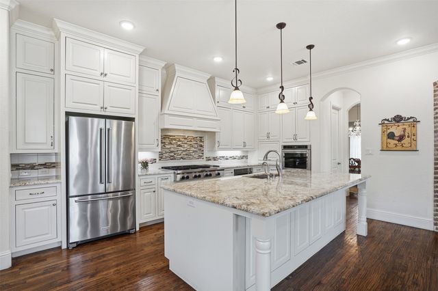 5301 Pradera Court, Benbrook, TX 76126