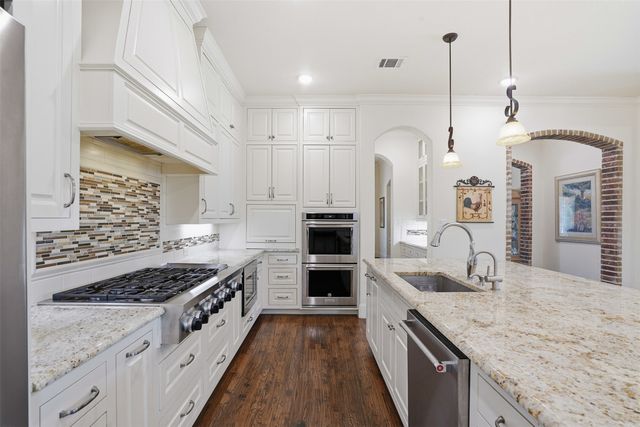 5301 Pradera Court, Benbrook, TX 76126