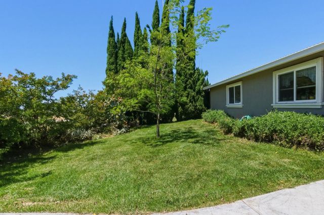 38780 Dinosaur Point Road, Hollister, CA 95023
