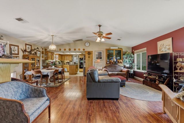 38780 Dinosaur Point Road, Hollister, CA 95023