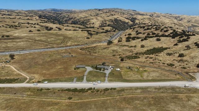 38780 Dinosaur Point Road, Hollister, CA 95023