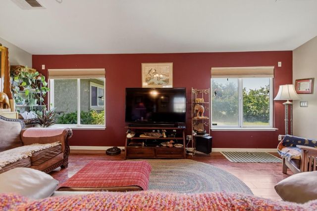 38780 Dinosaur Point Road, Hollister, CA 95023
