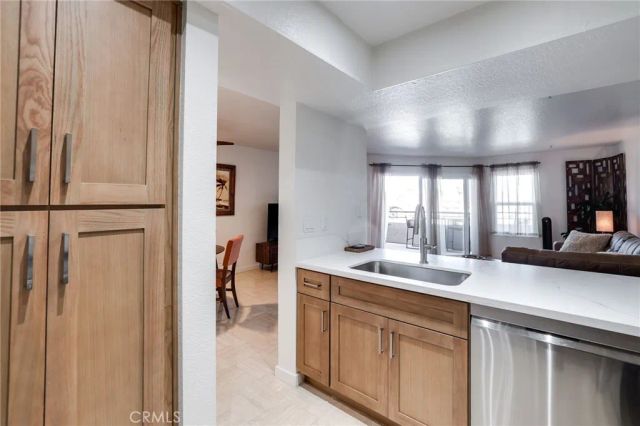 1200 Pacific Coast 327, Huntington Beach, CA 92648