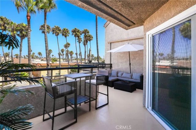 1200 Pacific Coast 327, Huntington Beach, CA 92648