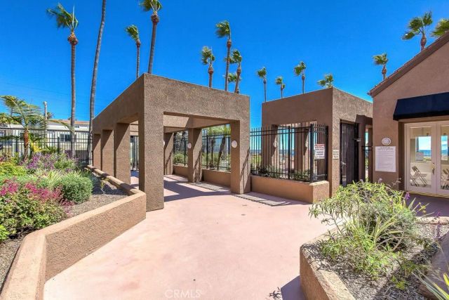1200 Pacific Coast 327, Huntington Beach, CA 92648