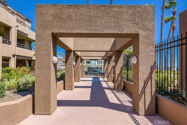 1200 Pacific Coast 327, Huntington Beach, CA 92648
