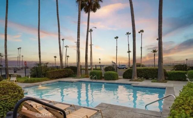 1200 Pacific Coast 327, Huntington Beach, CA 92648