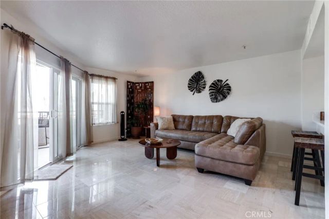 1200 Pacific Coast 327, Huntington Beach, CA 92648