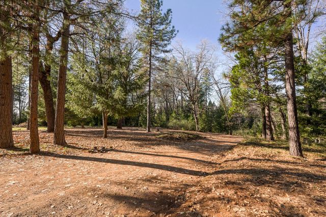 13971 Ryans Ranch Rd, Grass Valley, CA 95945