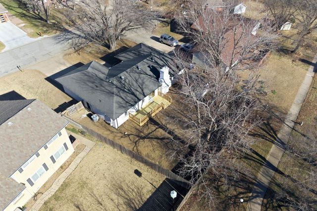 2540 N Claiborn Cir, Wichita, KS 67226