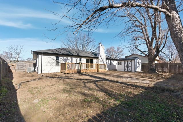 2540 N Claiborn Cir, Wichita, KS 67226