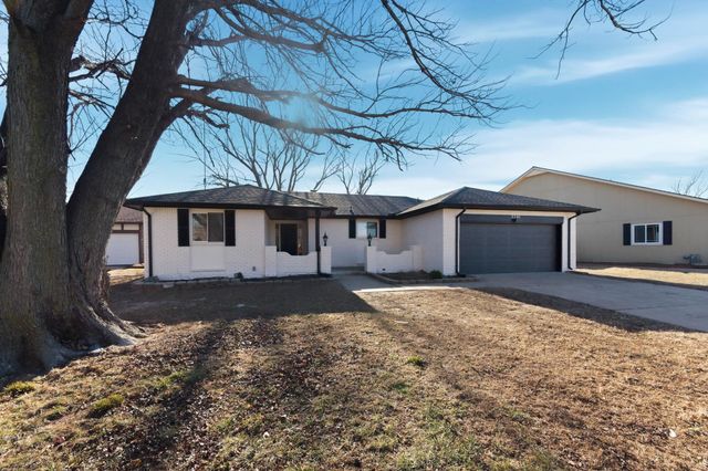 2540 N Claiborn Cir, Wichita, KS 67226