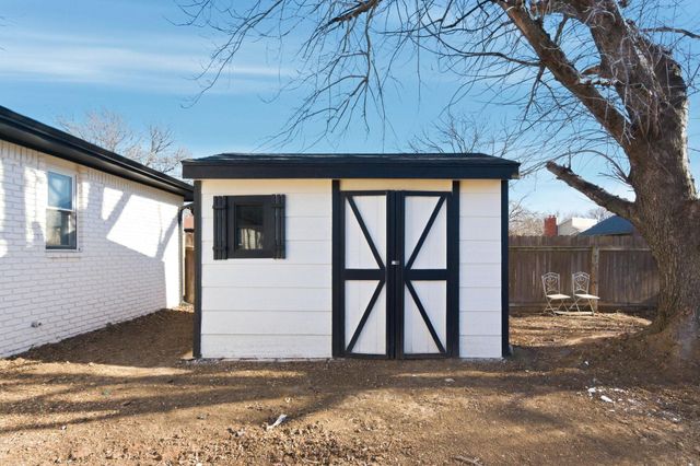 2540 N Claiborn Cir, Wichita, KS 67226