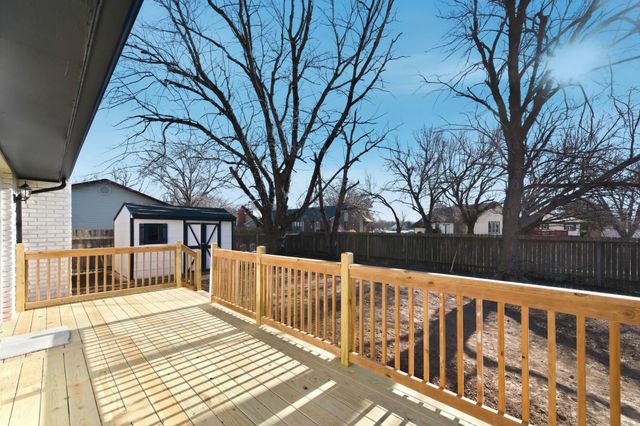 2540 N Claiborn Cir, Wichita, KS 67226