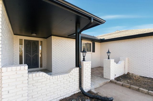 2540 N Claiborn Cir, Wichita, KS 67226