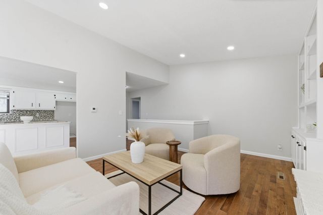 2540 N Claiborn Cir, Wichita, KS 67226