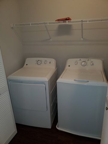 2534 N HARLEM Avenue 303, Elmwood Park, IL 60707