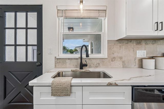 2844 30TH AVENUE N, St Petersburg, FL 33713