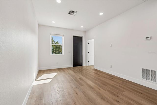 2844 30TH AVENUE N, St Petersburg, FL 33713