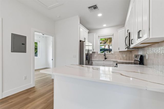 2844 30TH AVENUE N, St Petersburg, FL 33713