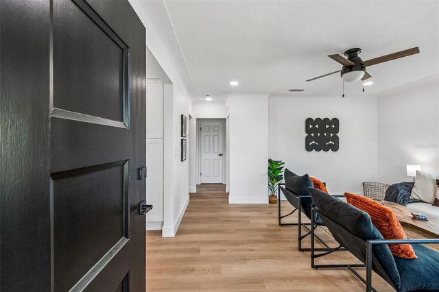 2844 30TH AVENUE N, St Petersburg, FL 33713